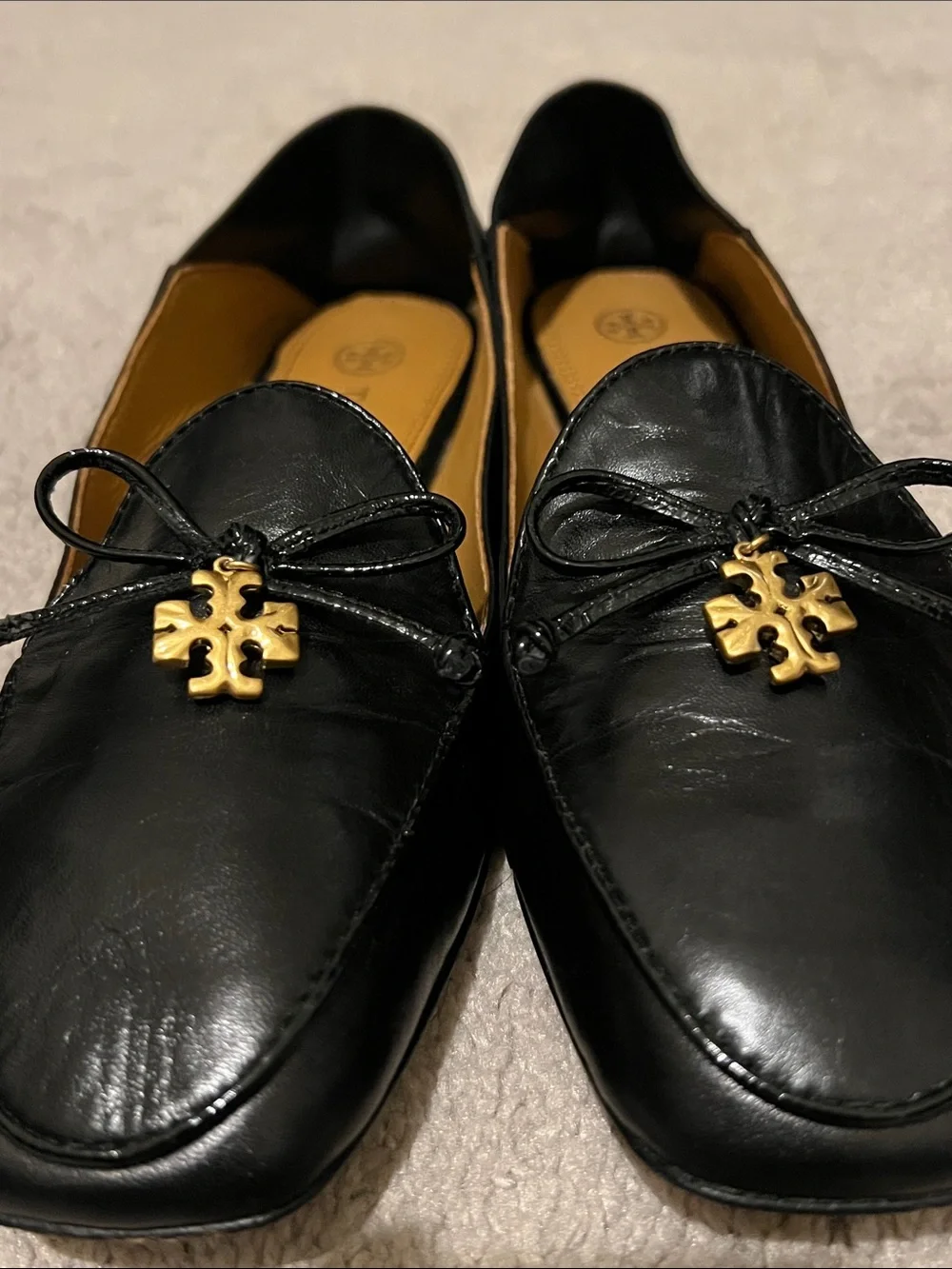 Tory Burch Black Leather Bow Loafers with Gold Emblem Size 5M